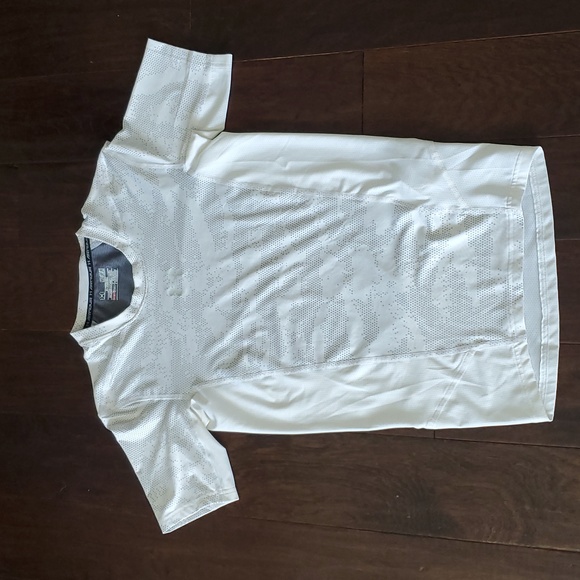M, Under Armour Junior size M compression tee - Picture 1 of 3